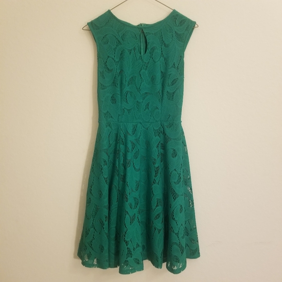 Green London Style Collection Size 4 - Picture 1 of 3
